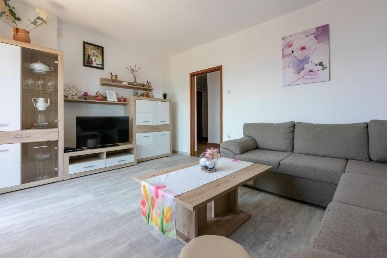 Apartments Melita ドラマリ エクステリア 写真